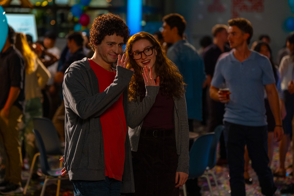 THE ALTRUISTS, la miniserie Netflix con Julia Garner e Anthony Boyle